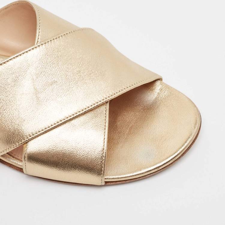 Pre Owned Gianvito Rossi Gold Leather Flat Slides Size 38.5
