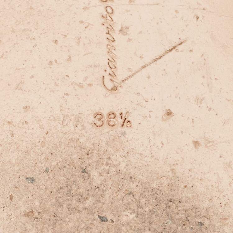 Pre Owned Gianvito Rossi Gold Leather Flat Slides Size 38.5