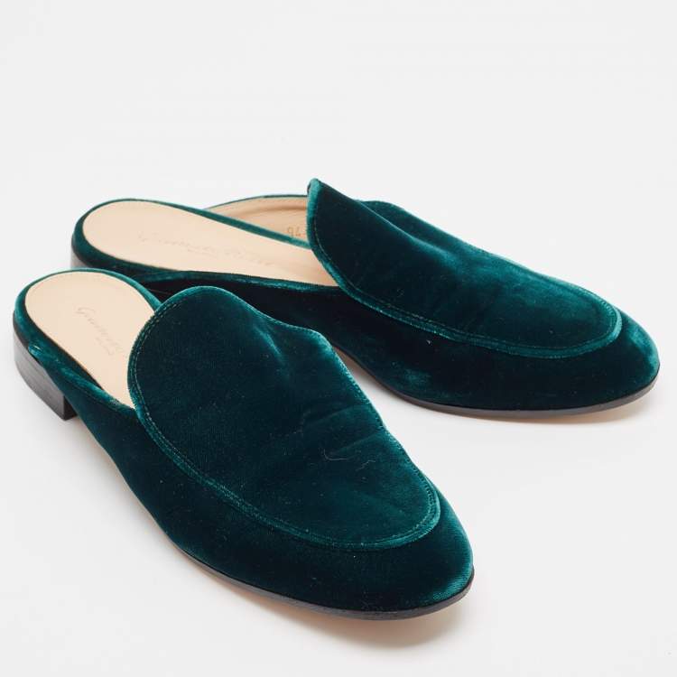 Pre Owned Gianvito Rossi Green Velvet Palau Flat Mules Size 36.5 