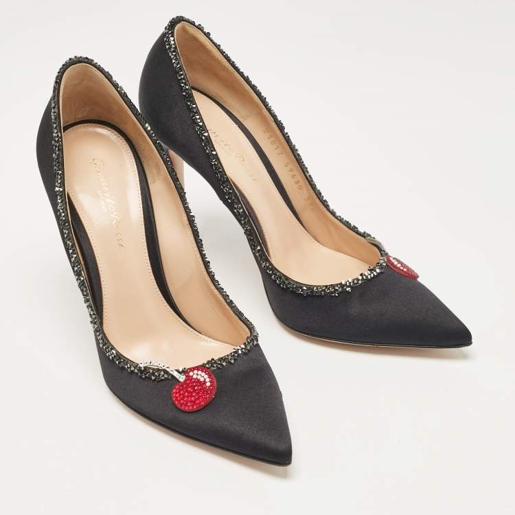 مملوكة مسبقًا Gianvito Rossi Black Satin Crystal Embellished Pumps Size 37.5