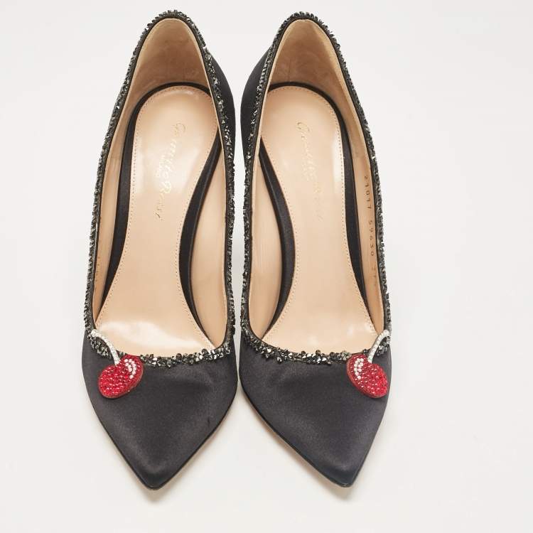 مملوكة مسبقًا Gianvito Rossi Black Satin Crystal Embellished Pumps Size 37.5