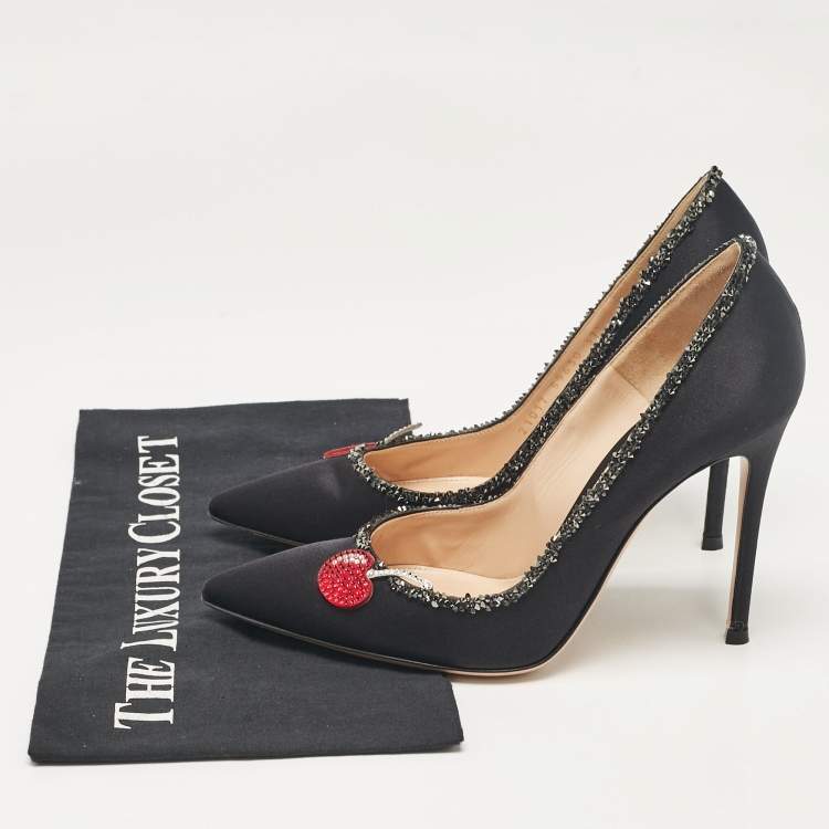 مملوكة مس�بقًا Gianvito Rossi Black Satin Crystal Embellished Pumps Size 37.5
