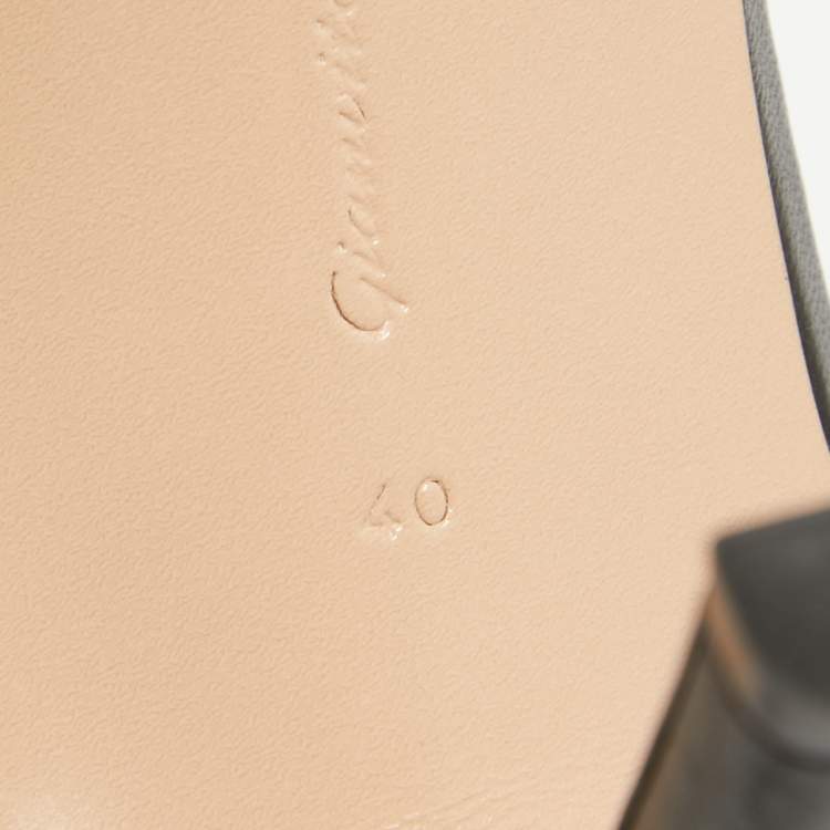 Pre Owned Gianvito Rossi Black Leather Portofino Ankle Strap Sandals Size 40