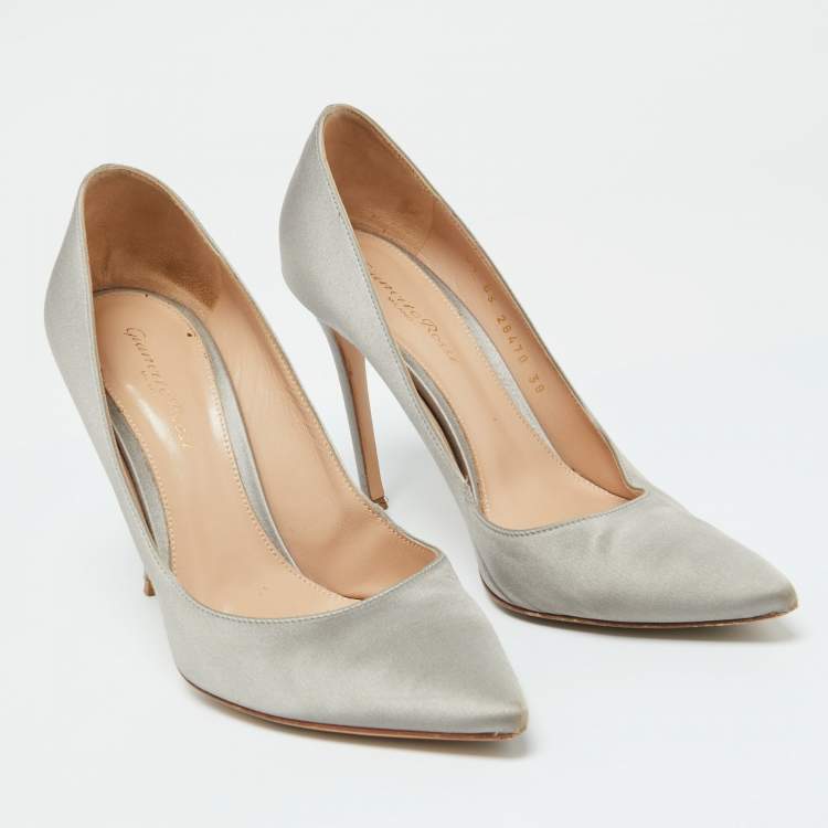 Pre Owned Gianvito Rossi Grey Satin Pointed Toe Pumps Size 38