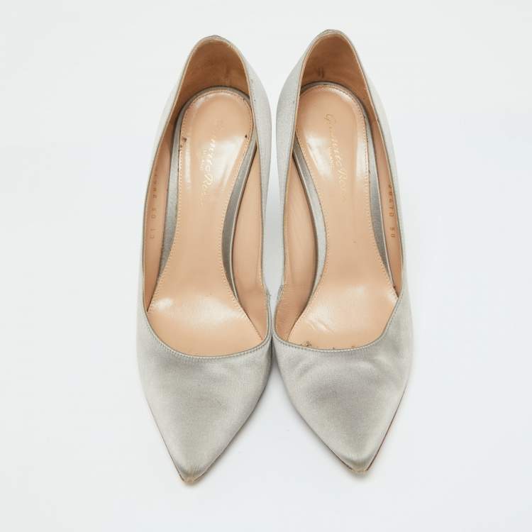 Pre Owned Gianvito Rossi Grey Satin Pointed Toe Pumps Size 38