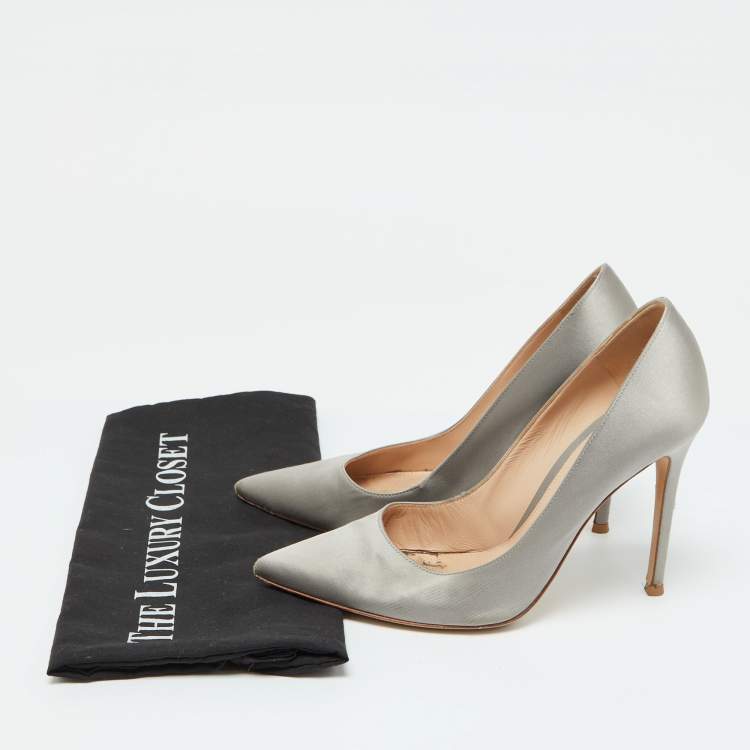 Pre Owned Gianvito Rossi Grey Satin Pointed Toe Pumps Size 38
