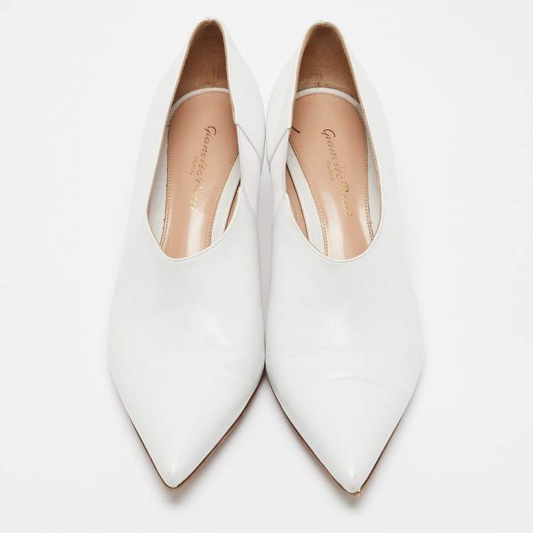 Pre Owned Gianvito Rossi White Leather Pointed Toe Pumps Size 38.5
