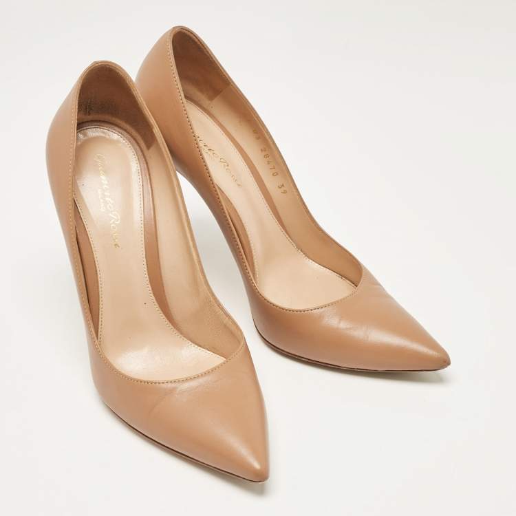 Pre Owned Gianvito Rossi Beige Leather Gianvito Pumps Size 39
