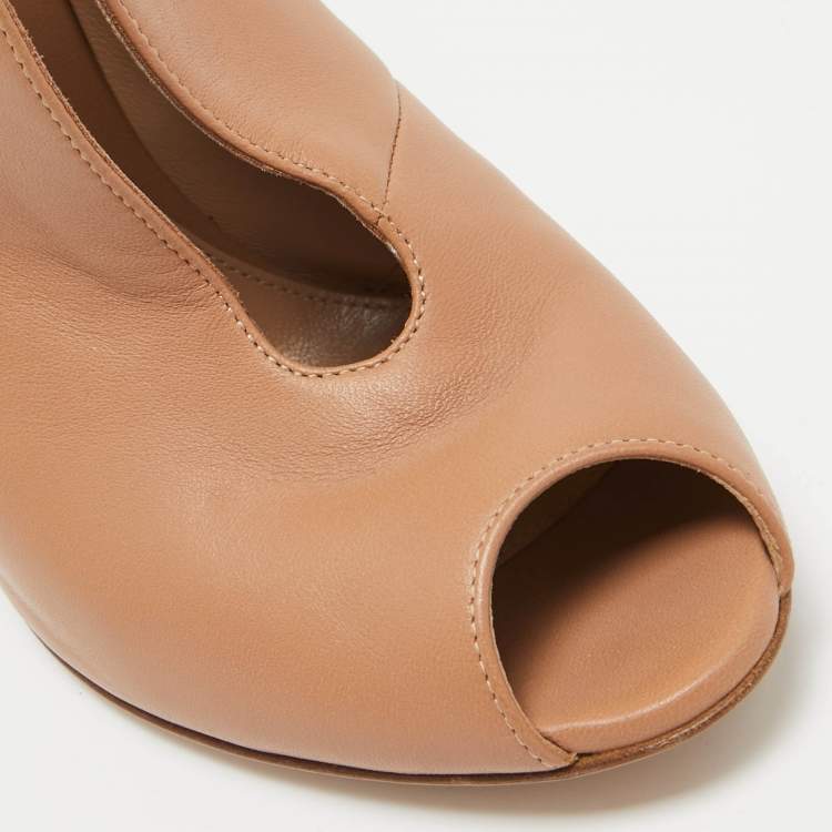 Pre Owned Gianvito Rossi Beige Leather Vamp Booties Size 39