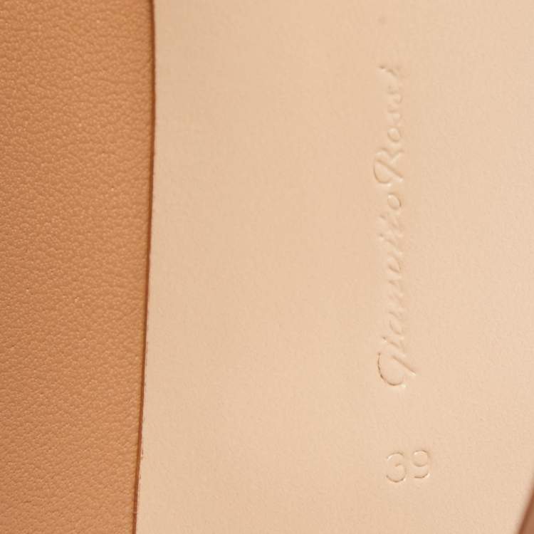 Pre Owned Gianvito Rossi Beige Leather Vamp Booties Size 39