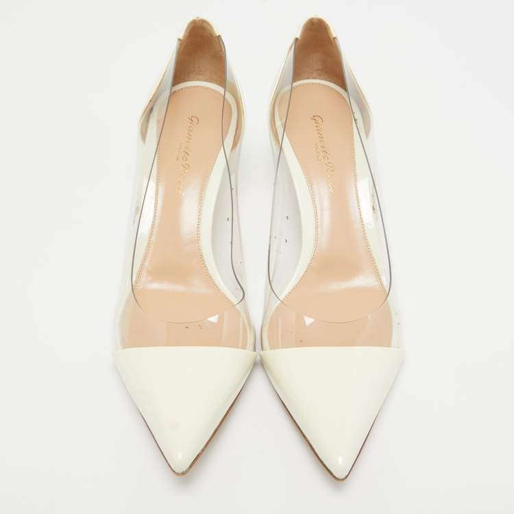 مملوكة مسبقًا Gianvito Rossi Off White Patent Leather and PVC Plexi Pumps Size 38.5