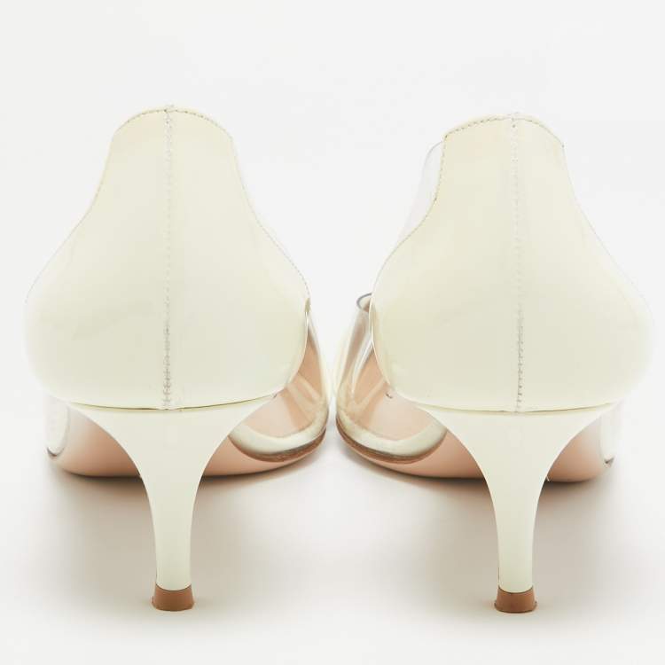 مملوكة مسبقًا Gianvito Rossi Off White Patent Leather and PVC Plexi Pumps Size 38.5