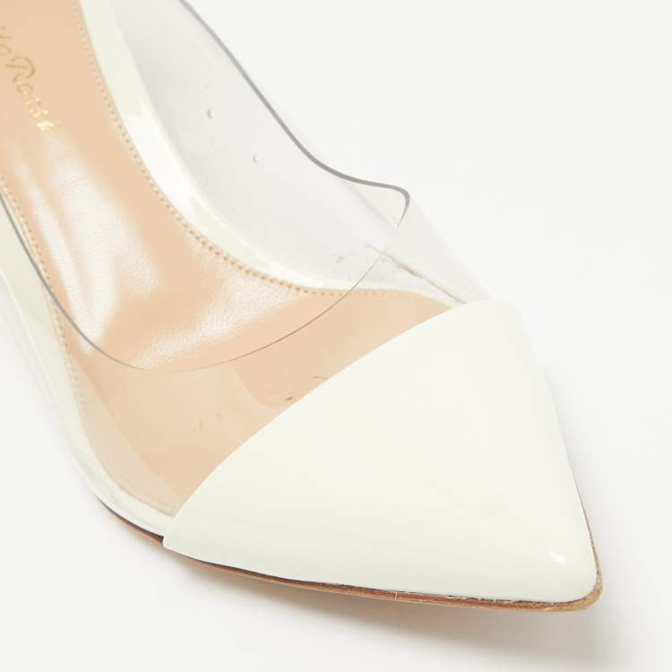 مملوكة مسبقًا Gianvito Rossi Off White Patent Leather and PVC Plexi Pumps Size 38.5