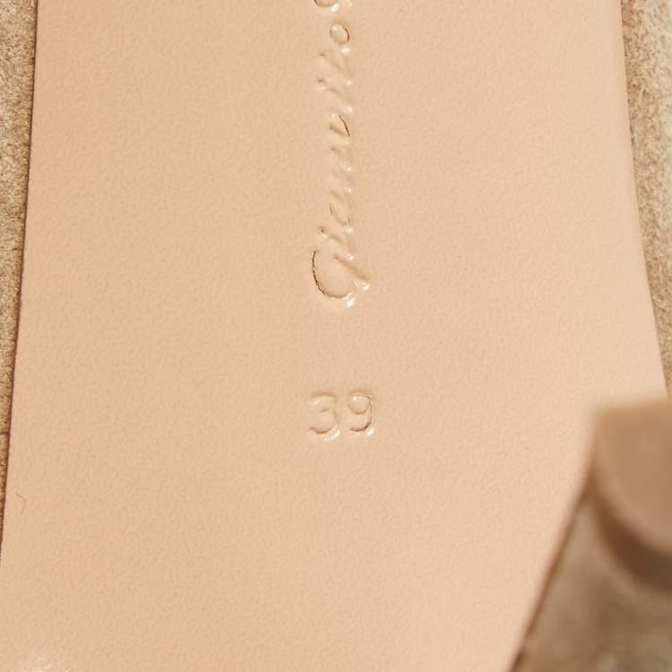 Pre Owned Gianvito Rossi Beige Suede Vamp Booties Size 39