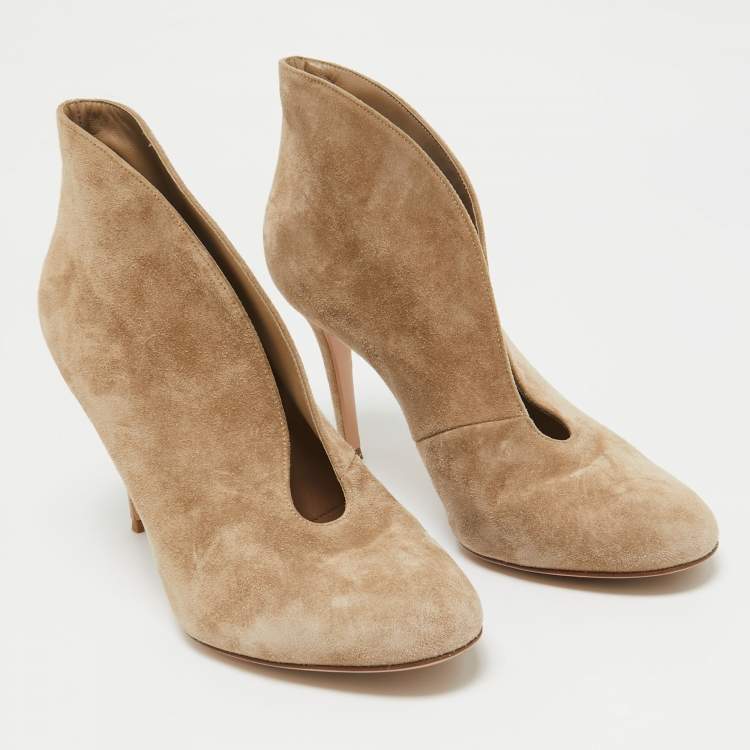 Pre Owned Gianvito Rossi Beige Suede Vamp Booties Size 39