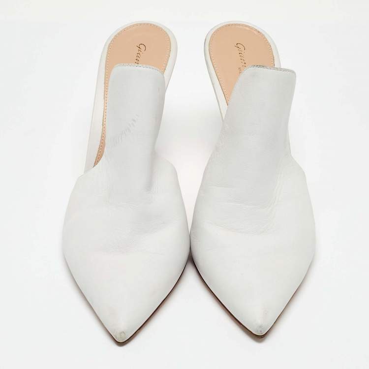 Pre Owned Gianvito Rossi White Leather Aramis Mules Size 39.5