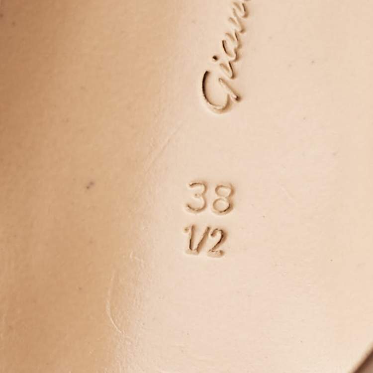Pre Owned Gianvito Rossi Beige Patent Leather Gianvito  Pumps Size 38.5