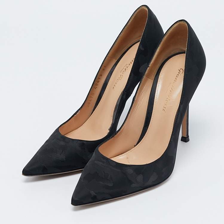 Pre Owned Gianvito Rossi Black Printed Fabric Gianvito Pumps Size 37