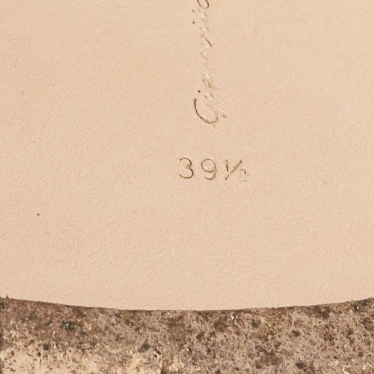 Pre Owned Gianvito Rossi Black Leather Gwyneth Thong Sandals Size 39.5