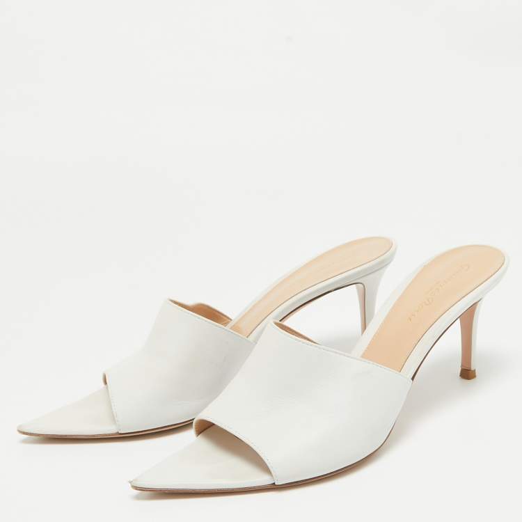 Pre Owned Gianvito Rossi White Leather Alise Mules Size 39