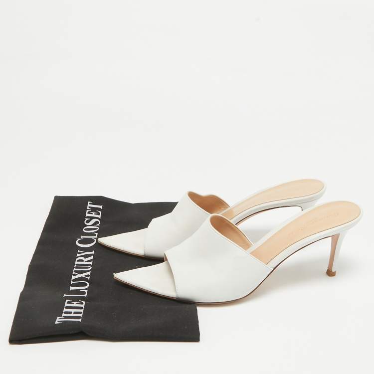 Pre Owned Gianvito Rossi White Leather Alise Mules Size 39