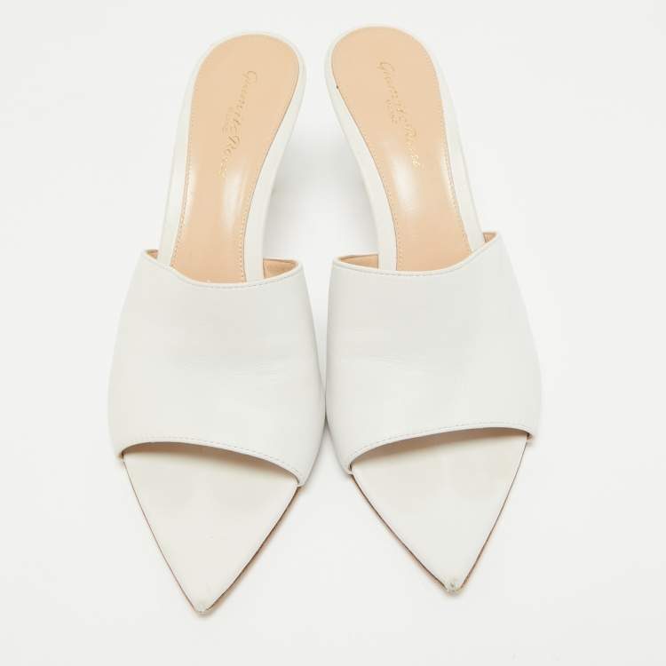 Pre Owned Gianvito Rossi White Leather Alise Mules Size 39