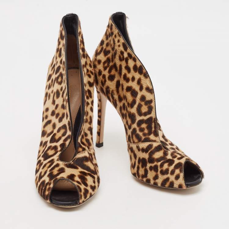Pre Owned Gianvito Rossi Brown Calf Hair Vamp Booties Size 36