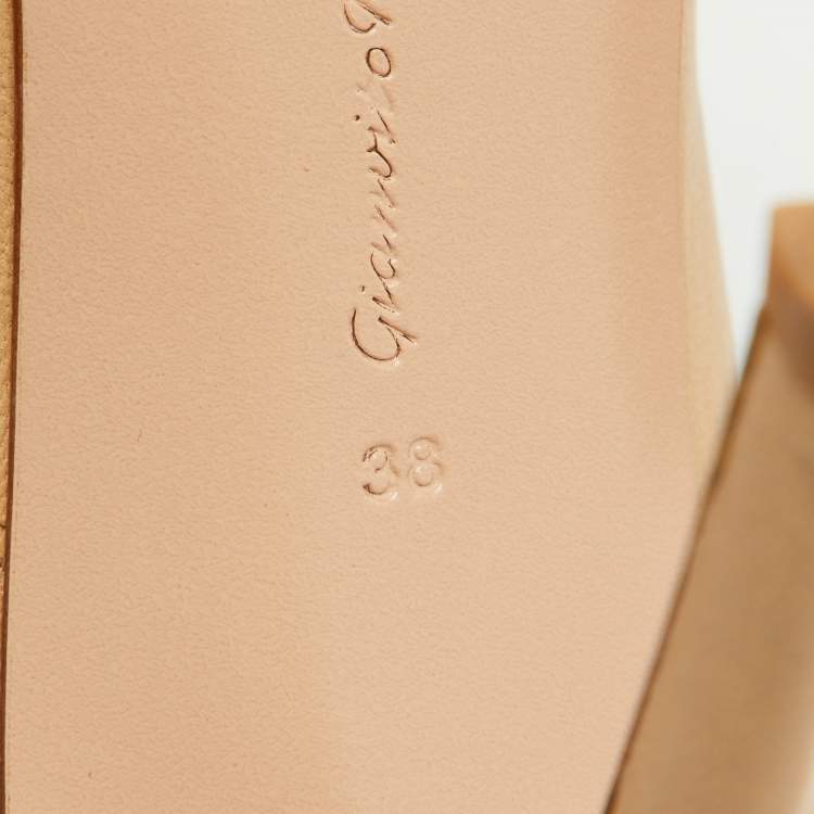 Pre Owned Gianvito Rossi Beige Leather Pointed Toe Pumps Size 38