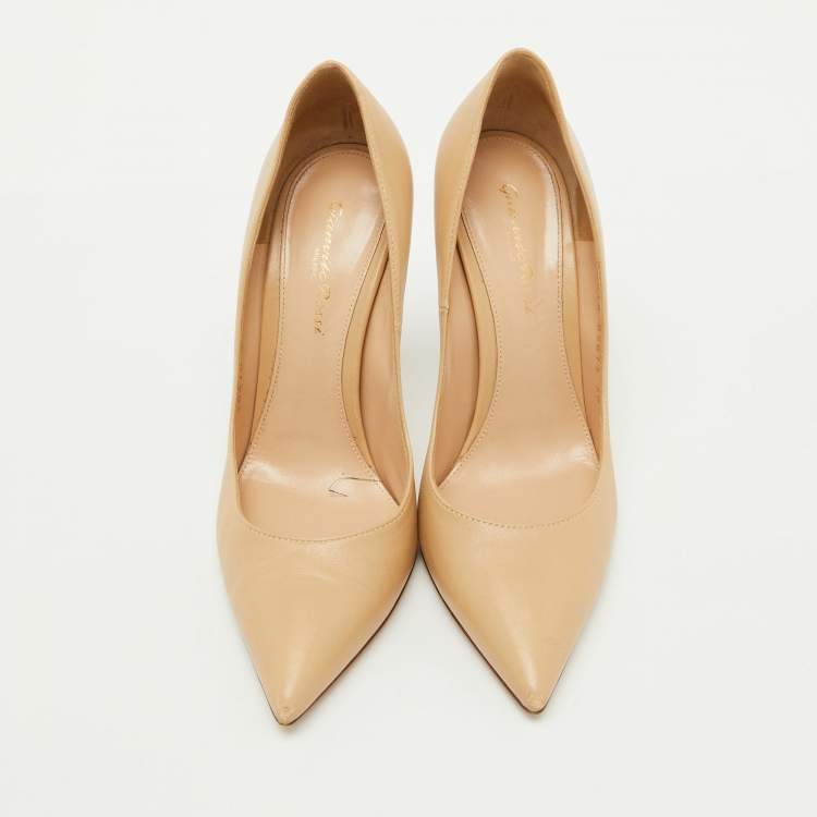 Pre Owned Gianvito Rossi Beige Leather Pointed Toe Pumps Size 38
