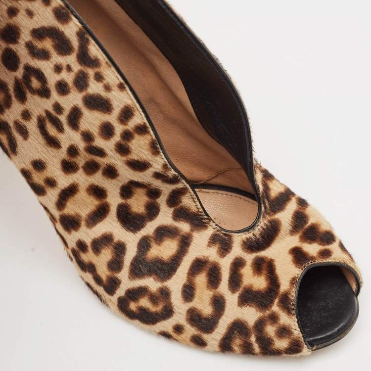 Pre Owned Gianvito Rossi Beige/Brown Leopard Print Calf Hair Vamp Boots Size 38.5