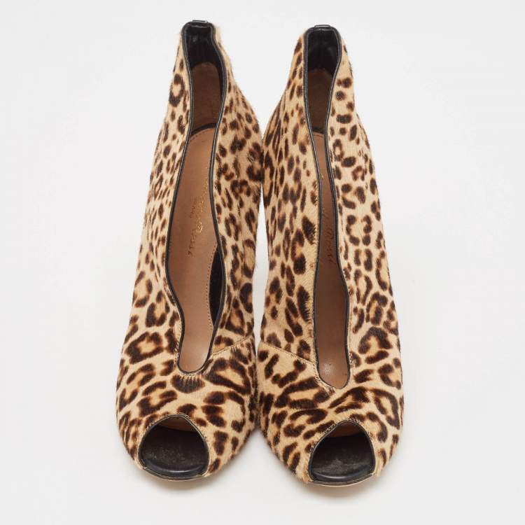 Pre Owned Gianvito Rossi Beige/Brown Leopard Print Calf Hair Vamp Boots Size 38.5