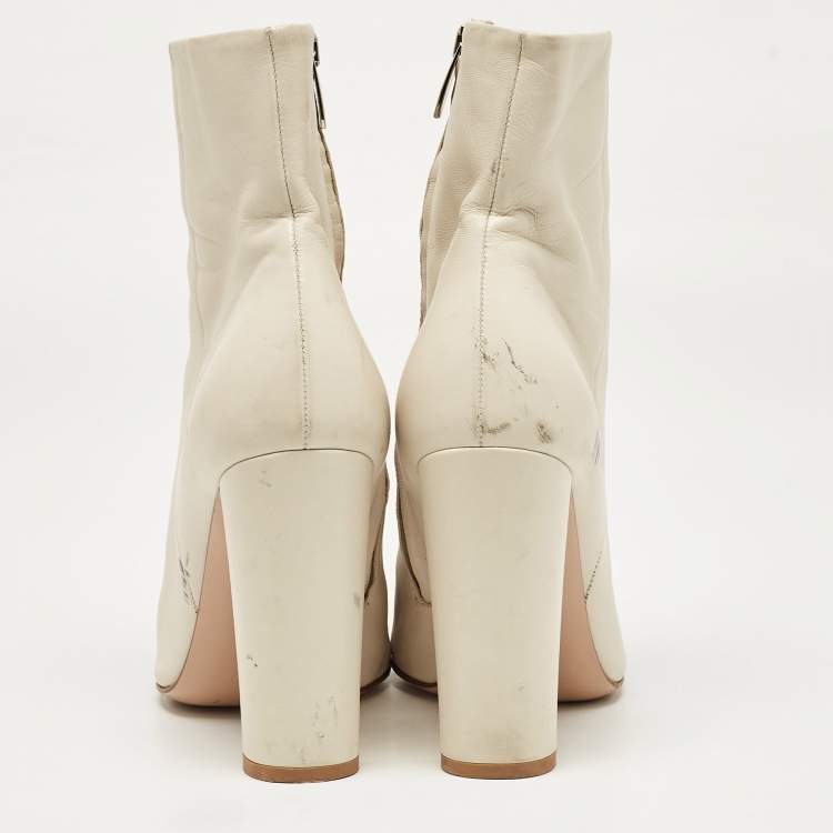 Pre Owned Gianvito Rossi Cream Leather Lyell Ankle Length Boots Size 39