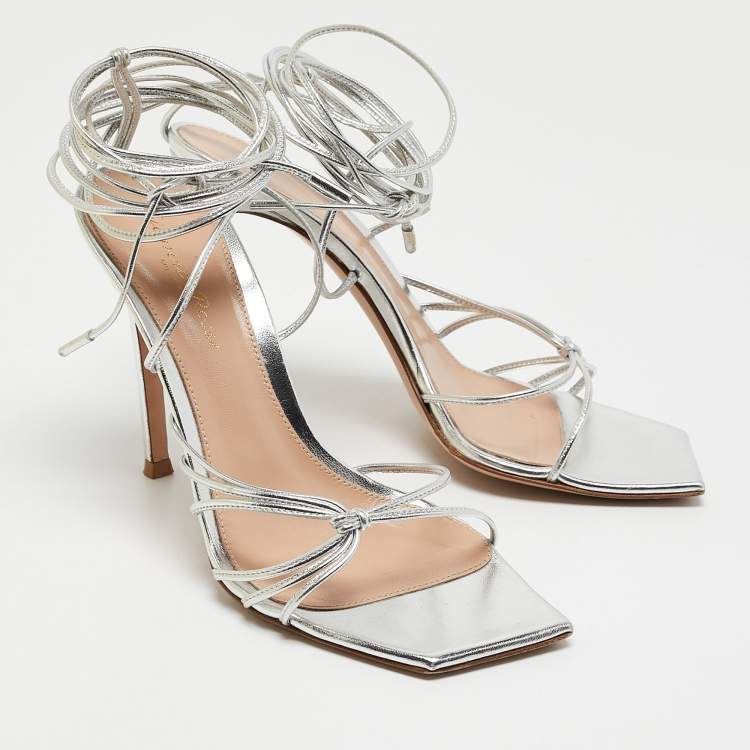 Pre Owned Gianvito Rossi Silver Leather Sylvie Sandals Size 37