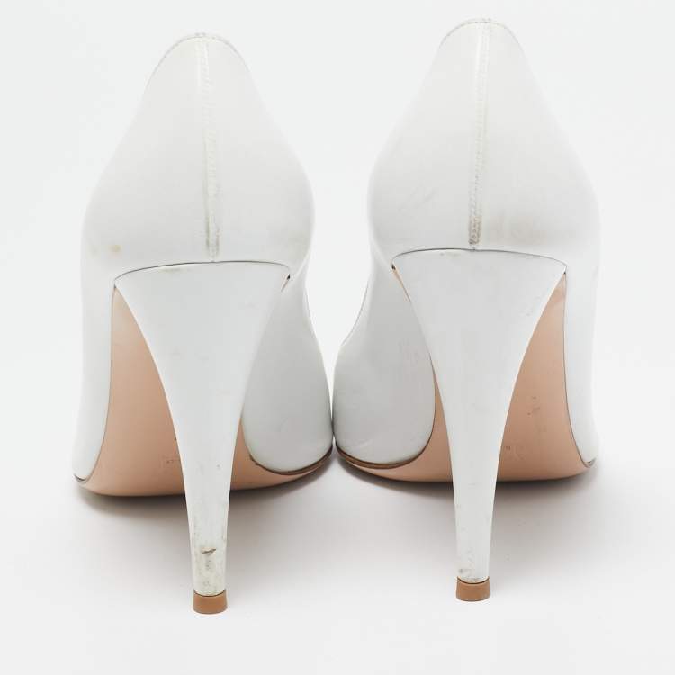 Pre Owned Gianvito Rossi White Leather Decollete Pumps Size 39.5