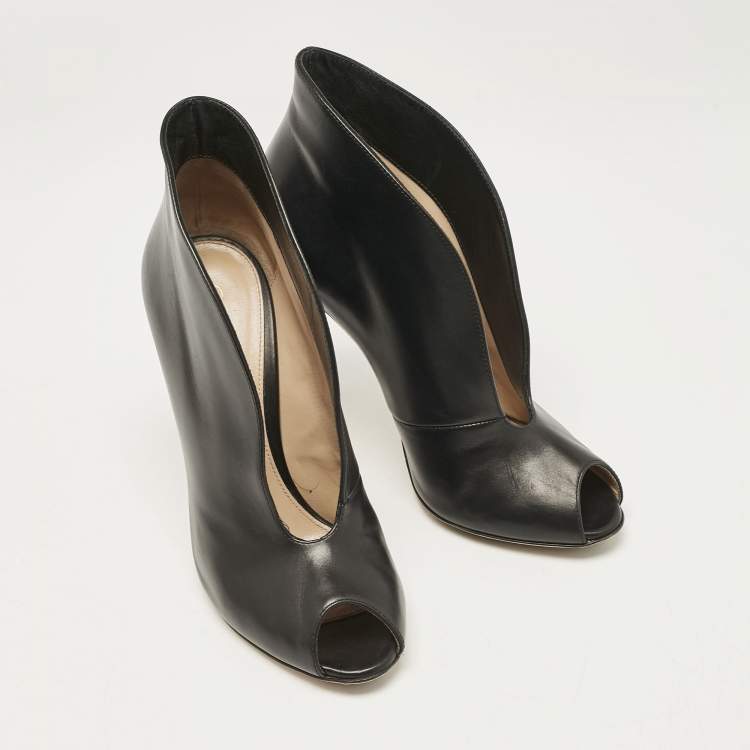 Pre Owned Gianvito Rossi Black Leather Peep Toe Vamp Ankle Boots Size 37