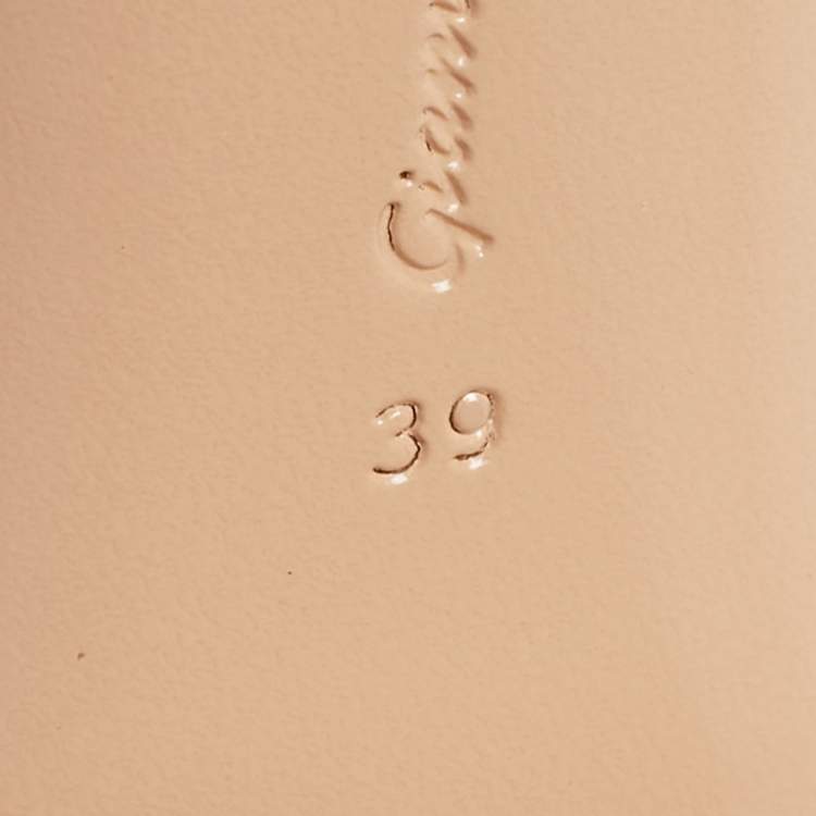 Pre Owned Gianvito Rossi Off White Leather Calf Length Boots Size 39