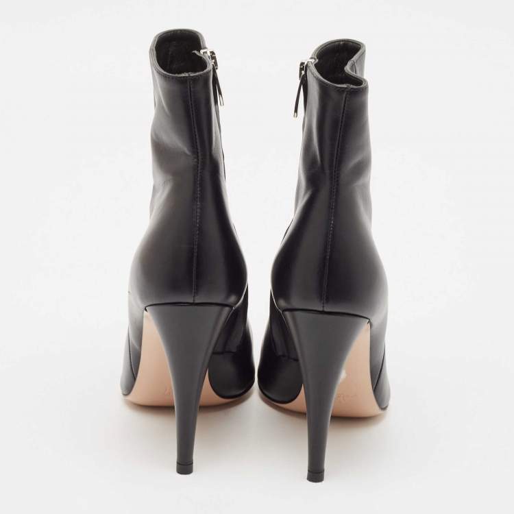 Pre Owned Gianvito Rossi Black Leather Ankle Length Boots Size 38.5
