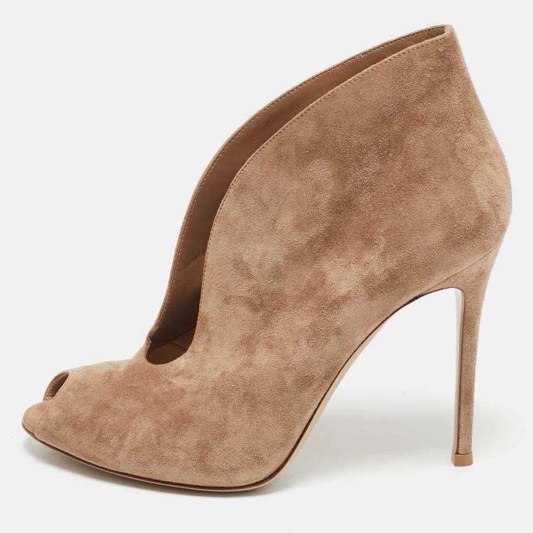 Pre Owned Gianvito Rossi Beige Suede Vamp Peep Toe Booties Size 39