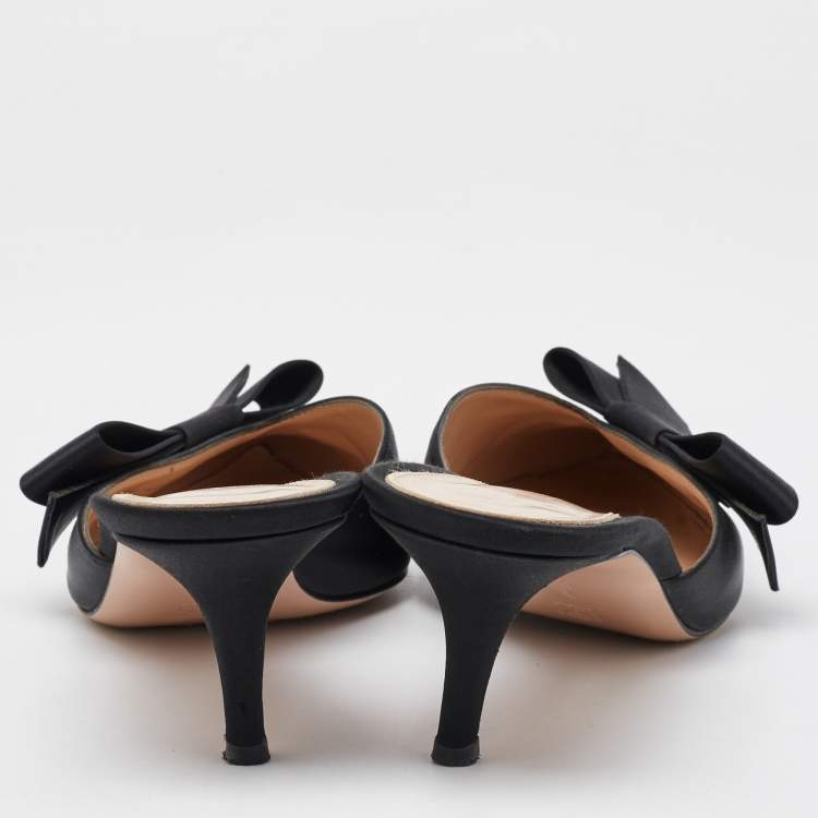 Pre Owned Gianvito Rossi Black Satin Kyoto Bow Pointed Toe Mules Size 40