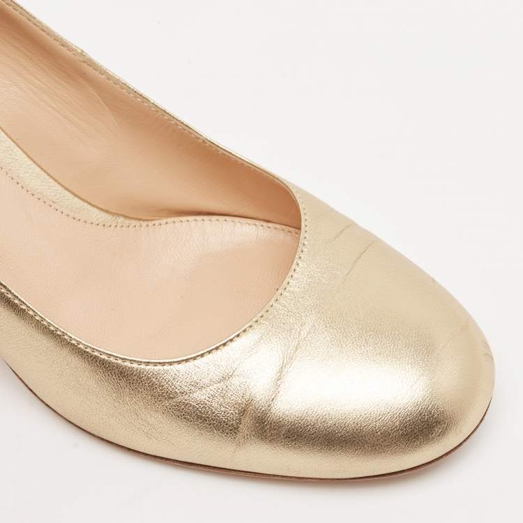Pre Owned Gianvito Rossi Gold Leather Ankle Strap Block Heel Pumps Size 38.5