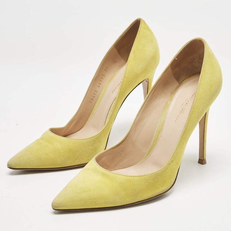 Pre Owned Gianvito Rossi Yellow Suede Pointed Toe Pumps Size 39
