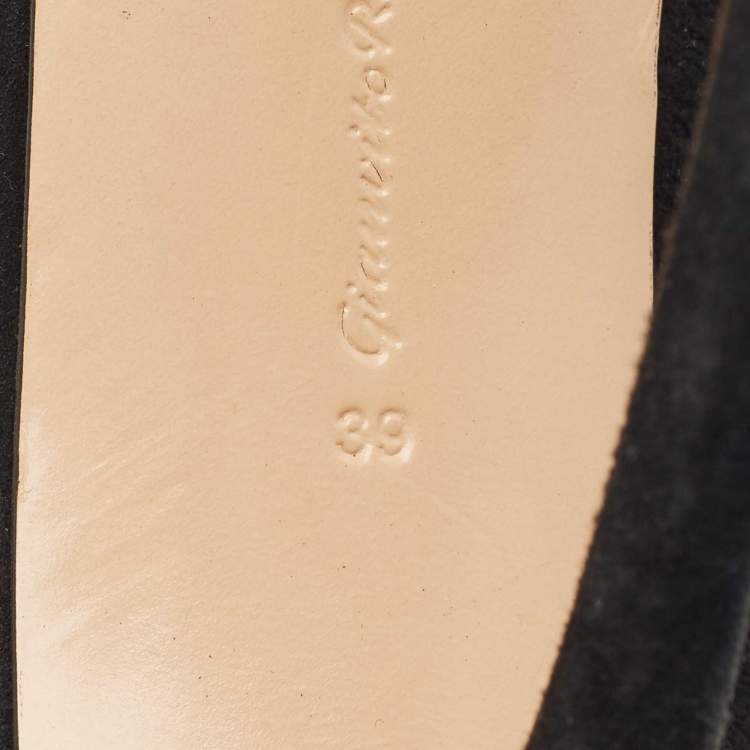 Pre Owned Gianvito Rossi Black Suede Pointed Toe Pumps Size 39