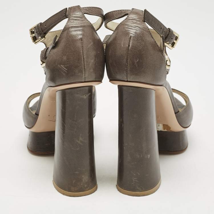 Pre Owned Gianvito Rossi Grey Leather Platform Sandals Size 38.5