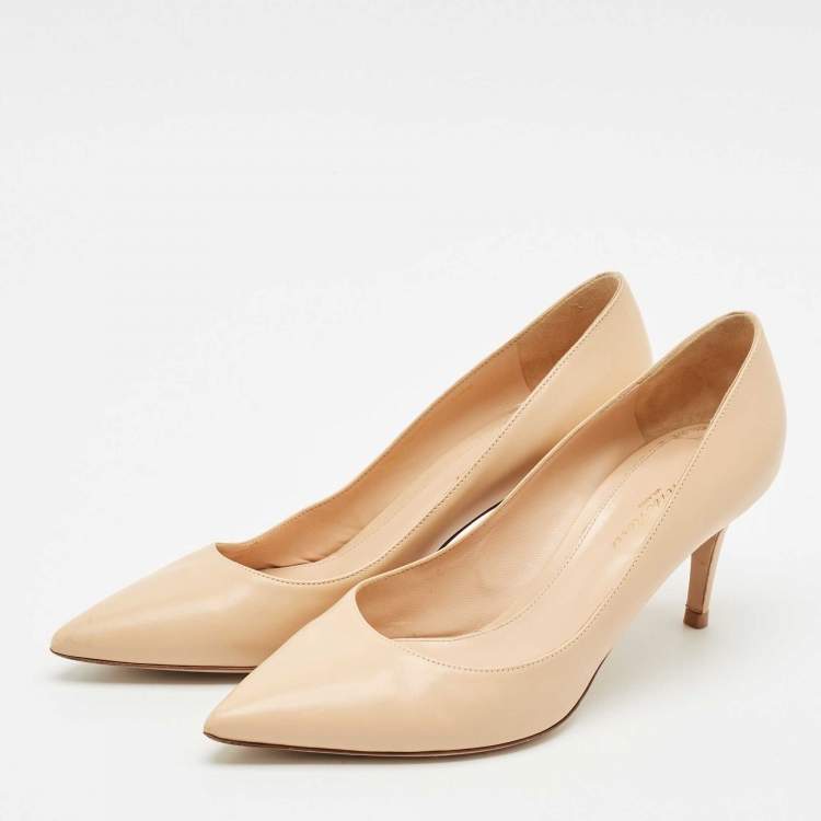 Pre Owned Gianvito Rossi Beige Leather Gianvito Pumps Size 40