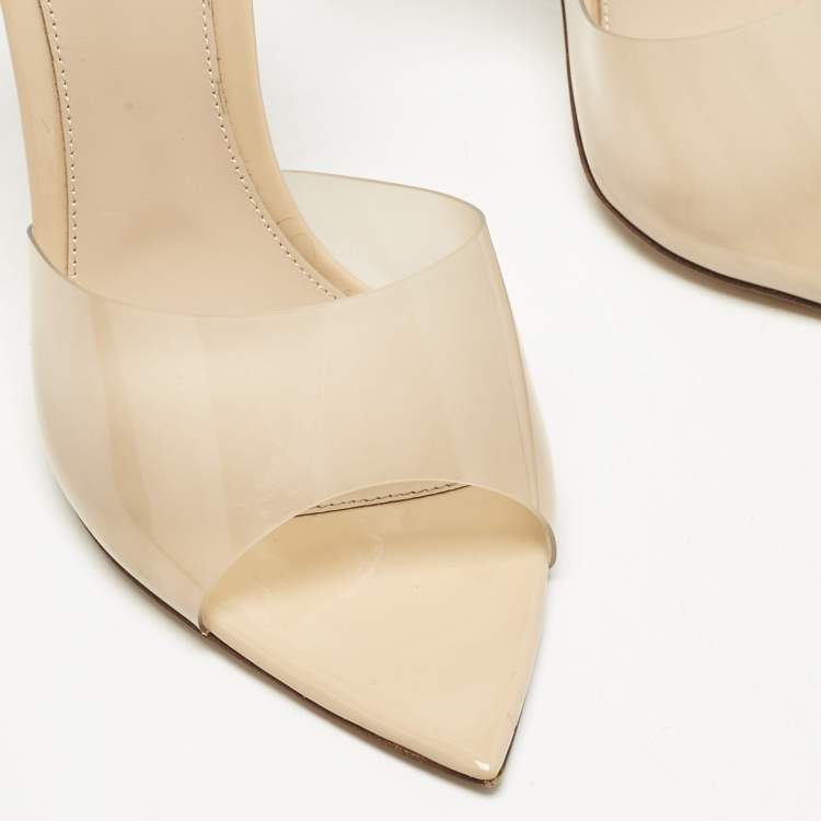 Pre Owned Gianvito Rossi Beige PVC and Patent Leather Bree Pumps Size 39