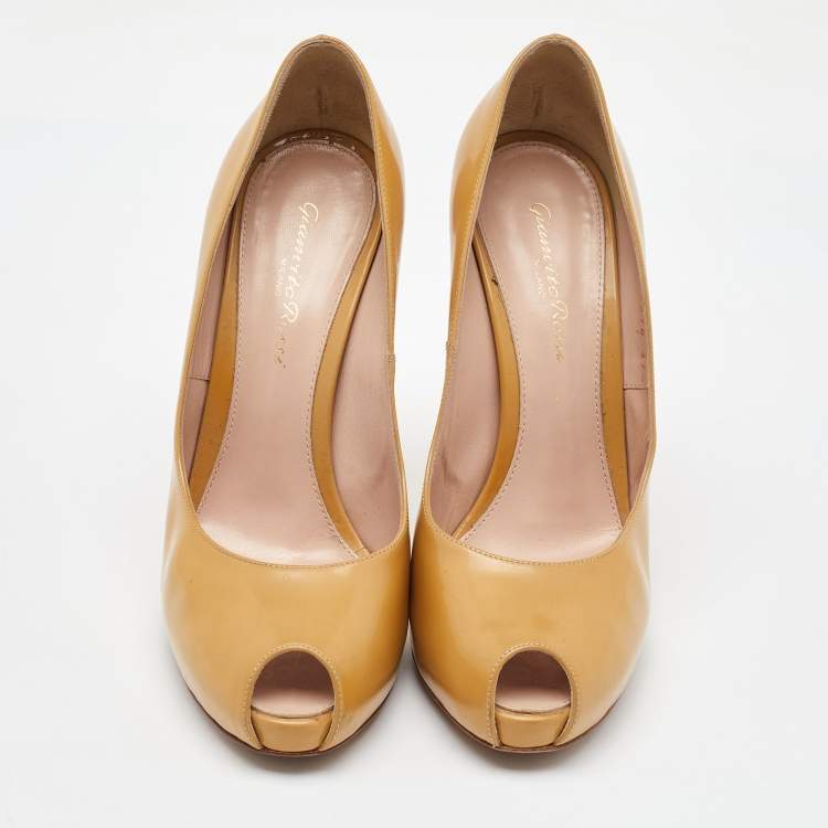 Pre Owned Gianvito Rossi Beige Patent Leather Peep Toe Platform Pumps Size 37.5