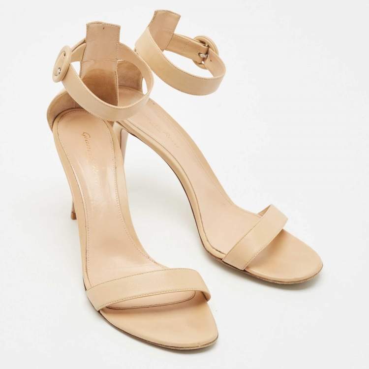 Pre Owned Gianvito Rossi Beige Leather Portofino Sandals Size 41.5