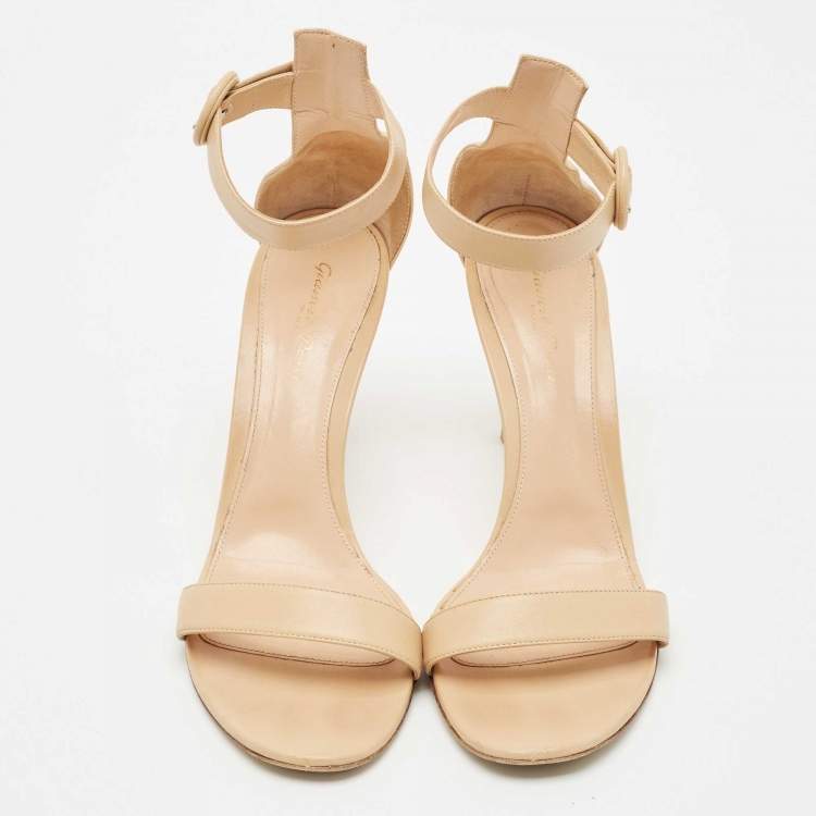 Pre Owned Gianvito Rossi Beige Leather Portofino Sandals Size 41.5