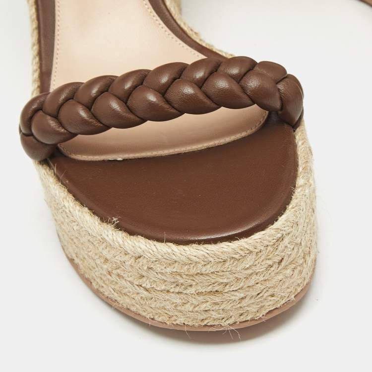 مملوكة مسبقًا Gianvito Rossi Brown Leather Merida Wedge Sandals Size 40