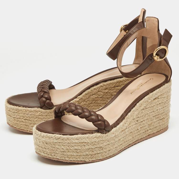 مملوكة مسبقًا Gianvito Rossi Brown Leather Merida Wedge Sandals Size 40